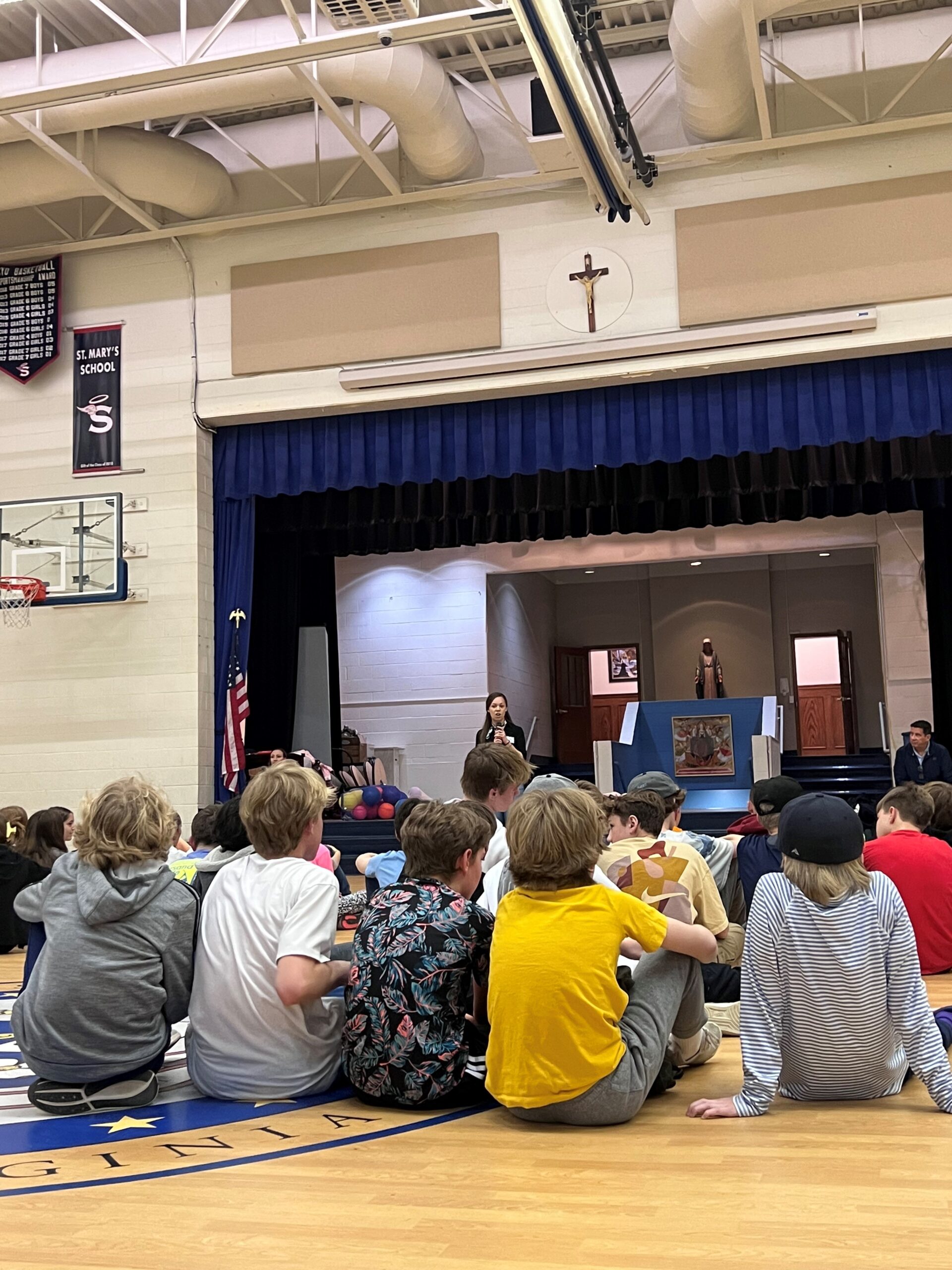 Middle school youth playing games at F3